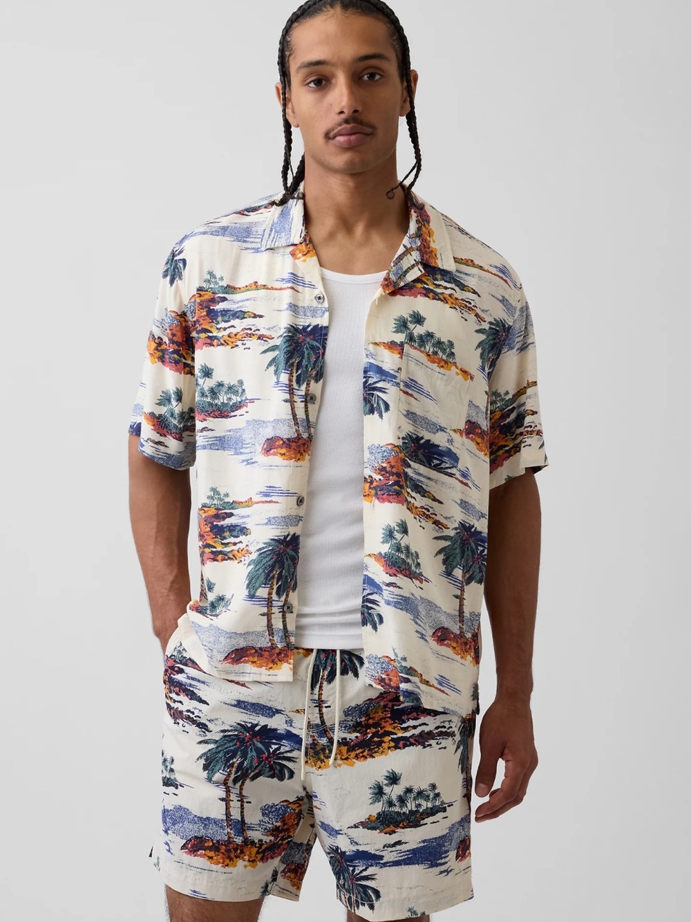 GAP Men's Cream Tropical Print Camp Shirt with Blue and Orange Accents